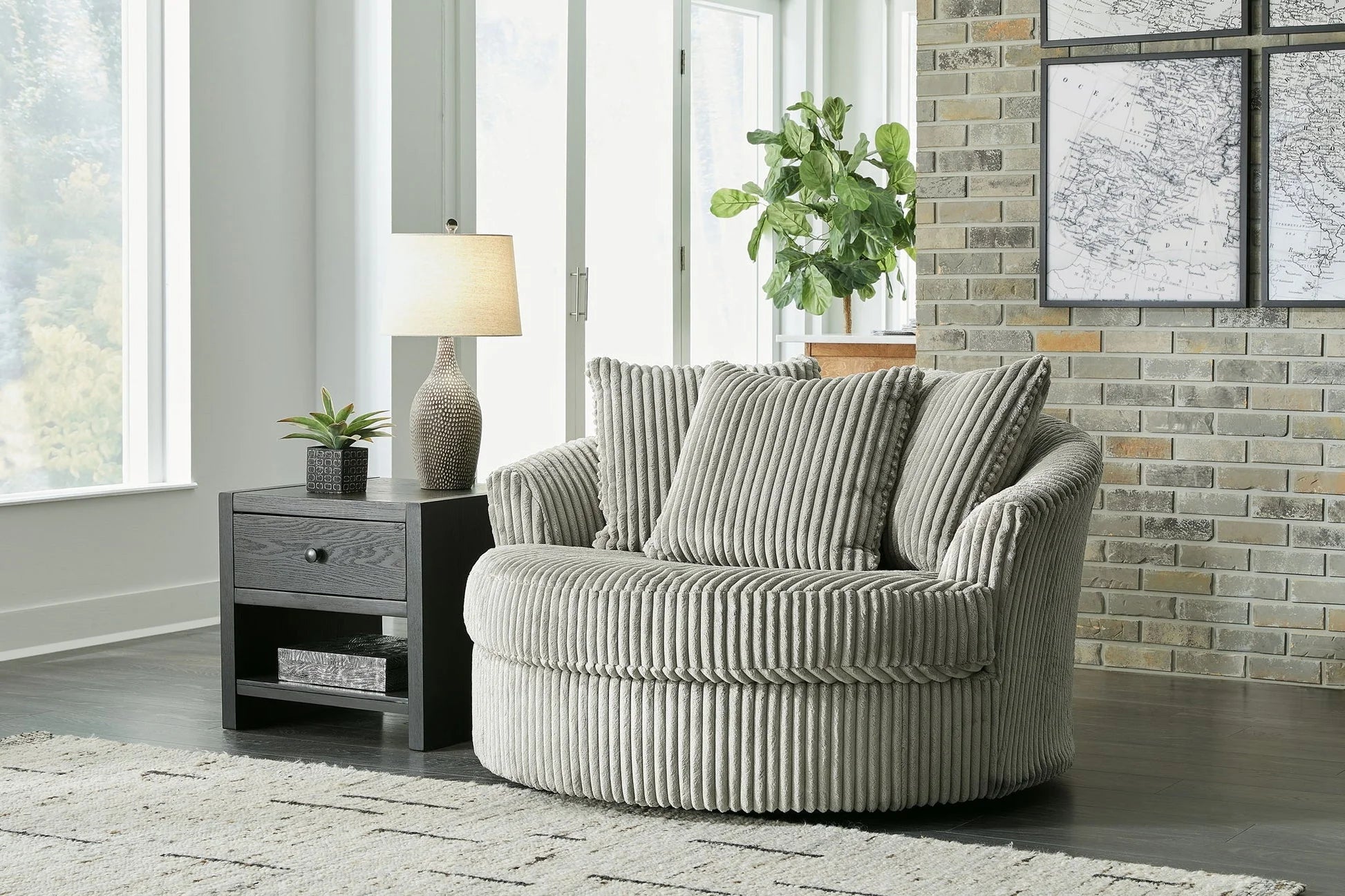 16b44206fc0f47d09314b22b04855d43d0975d8454b530ab0a447fe440a50228-1 Oversized obrotowy Accent krzeslo