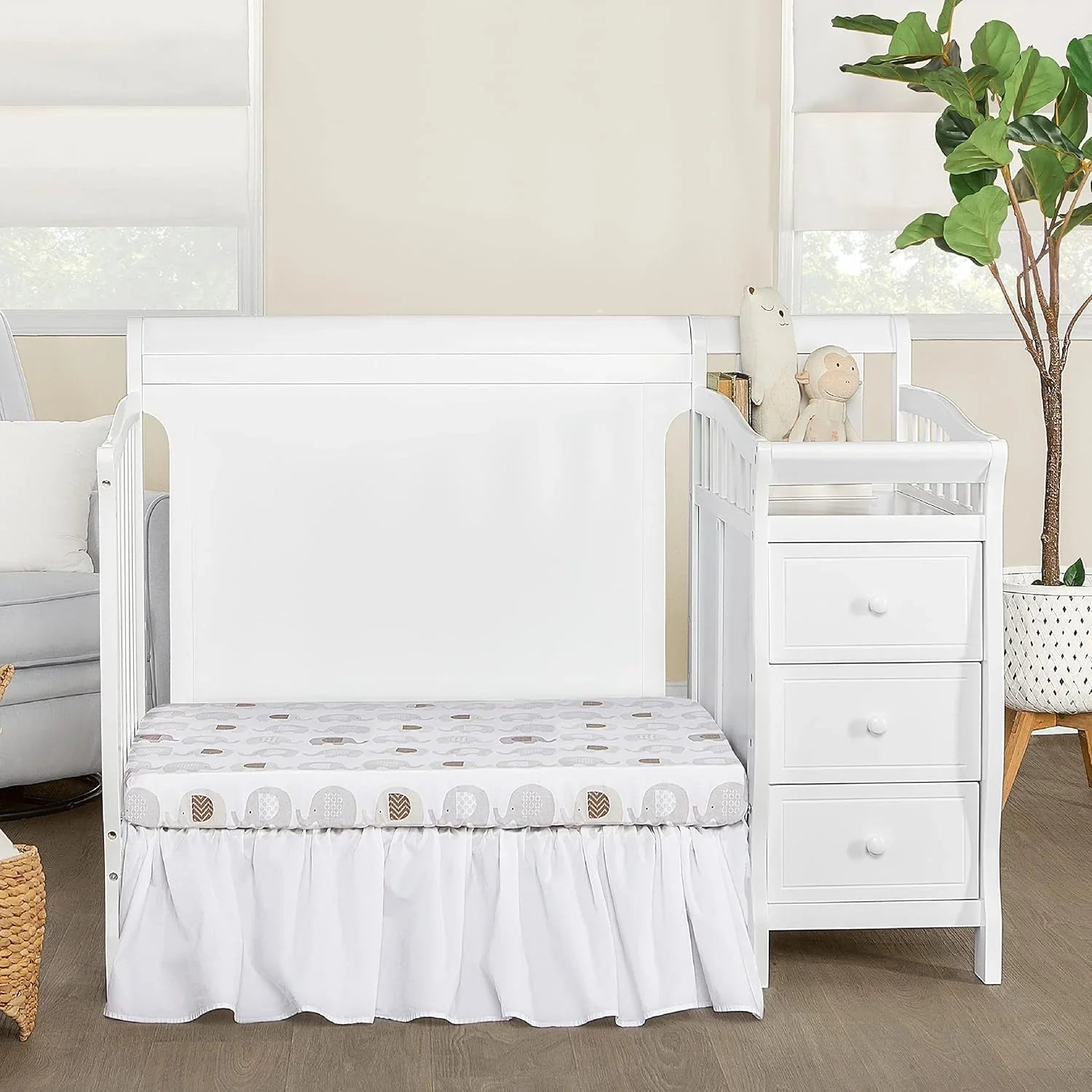 Crib, on Me Jayden 4-in-1 mini i Changer z magazynowy, biały