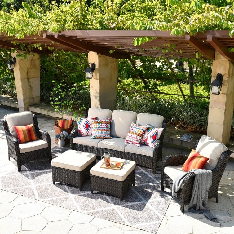 4461acf9519025f5a9efa00996a198355e47a8a3850c302bb4b95a7d077318a5 Latimer Wicker/rattan 5-osobowy Seating Group z Cushions