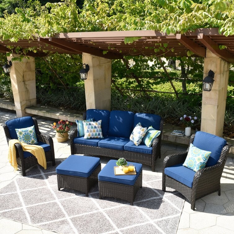 94bd30e879faa21614a4208747b5fa71aec954c58392ee17e090356570605093 Latimer Wicker/rattan 5-osobowy Seating Group z Cushions